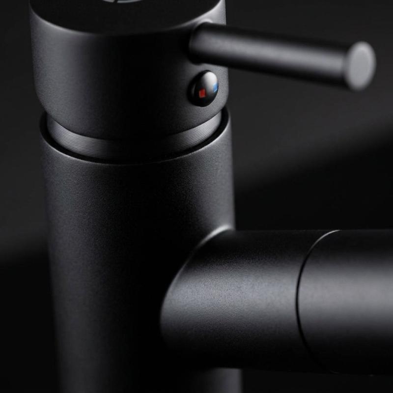 Aquanello Voss Keukenmengkraan Zwart met Uittrekbare Uitloop en Sproeifunctie BL-7200-VS